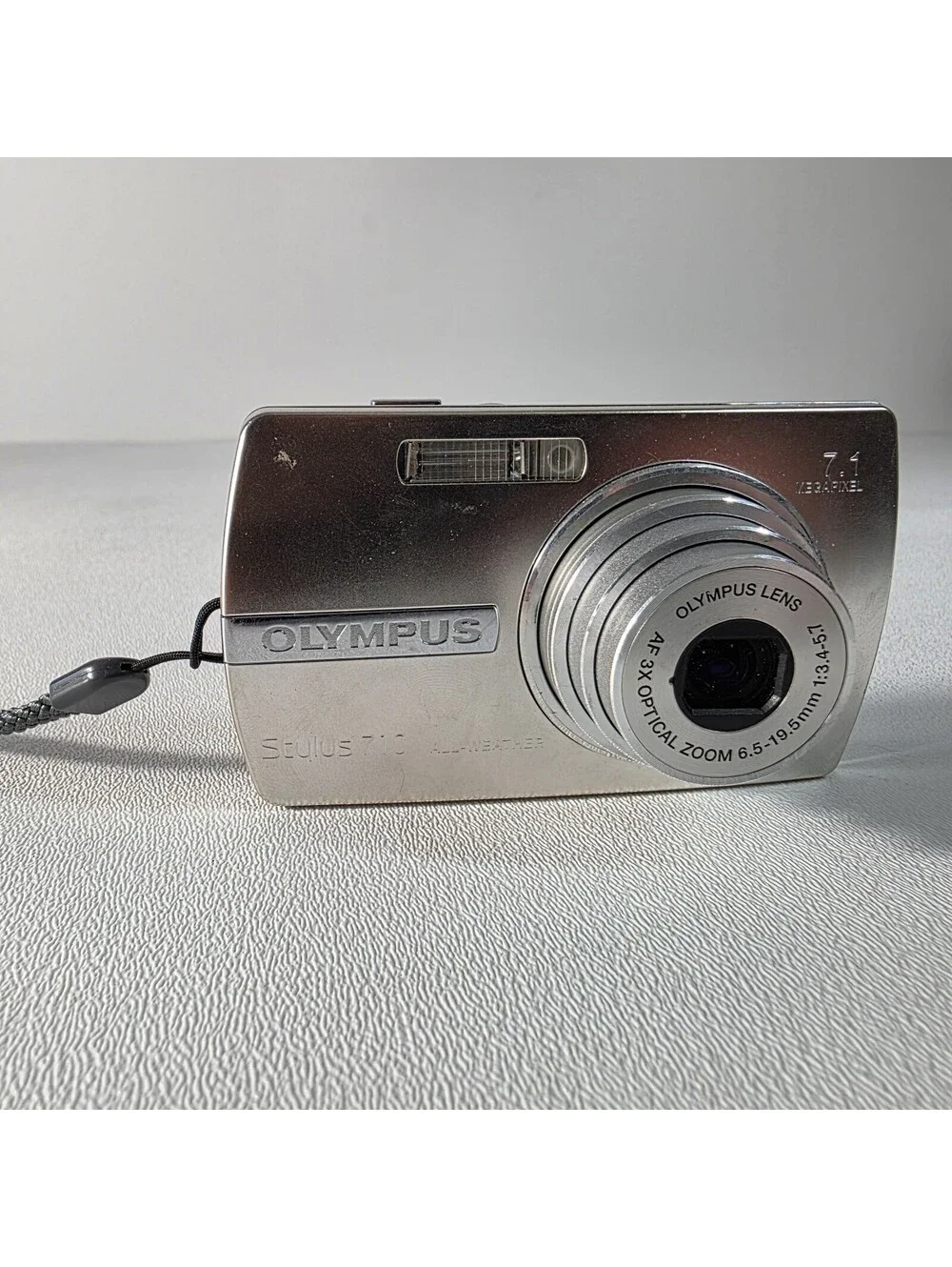 Olympus Digital Camera Stylus 710 7.1MP Silver W/Battery Only